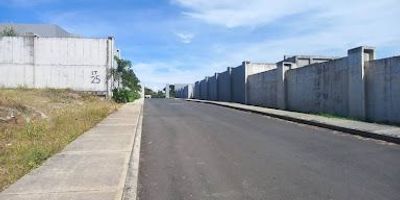 ¡VENTA DE LOTE EN CERRITOS – OPORTUNIDAD ÚNICA! Ideal para tu proyecto campestre o de inversión
Se vende lote de 2435 m² ubicado en Cerritos, una de las zonas con mayor crecimiento y valorización de la región. Amplio terreno perfecto para desarrollo residencial, campestre o comercial. Entorno natural, tranquilo y con excelente proyección. Ubicado en una zona de alta demanda, rodeado de naturaleza y con fácil acceso.
¡Una inversión segura y con gran potencial! Contáctanos para más información o para agendar una visita.¡Haz realidad tu proyecto en Cerritos!