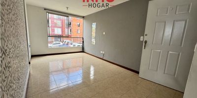 Apartamento en Venta – Bosque La Acuarela, Dosquebradas

Te presentamos este acogedor apartamento ubicado en el sector Bosque La Acuarela, en una unidad cerrada que ofrece comodidad, seguridad y excelente ubicación.

El apartamento cuenta con:
    •    Área construida: 44 m²
    •    Estrato: 3
    •    Habitaciones: 3 (dos con clóset)
    •    Baños: 2
    •    Sala comedor amplia y luminosa
    •    Cocina integral equipada con estufa y campana extractora
    •    Zona de ropas independiente
    •    Parqueaderos comunales
    •    Ubicación: Piso 2, torre 2, esquinero, con excelente iluminación y ventilación natural

Características de la unidad:
    •    Seguridad privada 24/7
    •    Acceso controlado
    •    Ubicación estratégica sobre vía principal
    •    Cercanía a supermercados D1 y Ara, estación de servicio Terpel, colegios y más
    •    Zona de alta valorización con proyectos de construcción en desarrollo
    •    Excelente servicio de transporte público, con acceso rápido a la Avenida Ferrocarril y la Avenida Simón Bolívar

Ideal para quienes buscan un lugar tranquilo, seguro y bien ubicado para vivir o invertir.

? ¡Contáctanos para más información y agenda tu visita hoy mismo!
INMOHOGAR
? +57 315 264 7986 / +57 317 422 2177
? ¡Tu nuevo hogar te espera!
