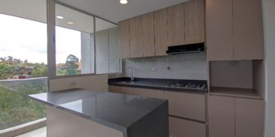 Hermoso apartamento disponible para arriendo, ubicado en exclusiva unidad cerrada en el Municipio de La Ceja, cuenta con un area de 64m2, sala comedor, cocina integral, 3 habitaciones, 2 baños, zona de ropas, piscina cubierta, piscina para niños, zona lounge, solarium, spa, sauna, turco, coworking, zona de niños, spa de bicicletas, salón social, gimnasio cubierto, cancha múltiple, zona BBQ, zona de camping y parqueadero de bicicletas portería 24 horas. Sector seguro, tranquilo y de fácil acceso.
