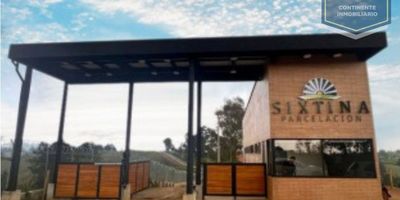 ?? ¡Lotes en venta en la exclusiva Parcelación La Sixtina!
Ubicada sobre la vía principal Medellín – San Pedro, ideal para construir la casa campestre de tus sueños.

✨ Características del proyecto y entorno:
? Parcelación cerrada con vigilancia
? Piscina, gimnasio, canchas deportivas
? Zona tranquila, aire puro y gran valorización
? Acceso a transporte público cada 15 minutos
? Todos los servicios públicos disponibles
? Fácil acceso, rodeado de naturaleza y paz

?Lotes disponibles:
✅ Lote 26 
? Valor: $380.000.000
Cercano a la entrada, excelente vista, ubicación interna e independiente.

✅ Lote 72
? Valor: $330.000.000
Cercano a zonas comunes, incluye lago privado dentro del área del lote, limita con la reja de la parcelación.

✅ Lote 79
? Valor: $380.000.000
Esquinero, gran frente, cuenta con vaguada. No linda con reja,  es muy seguro.

✅ Lote 135
? Valor: $450.000.000
Al lado de la casa de negocios, uno de los lotes más planos, con una de las mejores vistas por su altura.

? Abiertos a ofertas y negociación
? ¡Contáctanos y agenda tu visita hoy mismo!

Continente Inmobiliario – Tú lo sueñas, nosotros lo encontramos.
