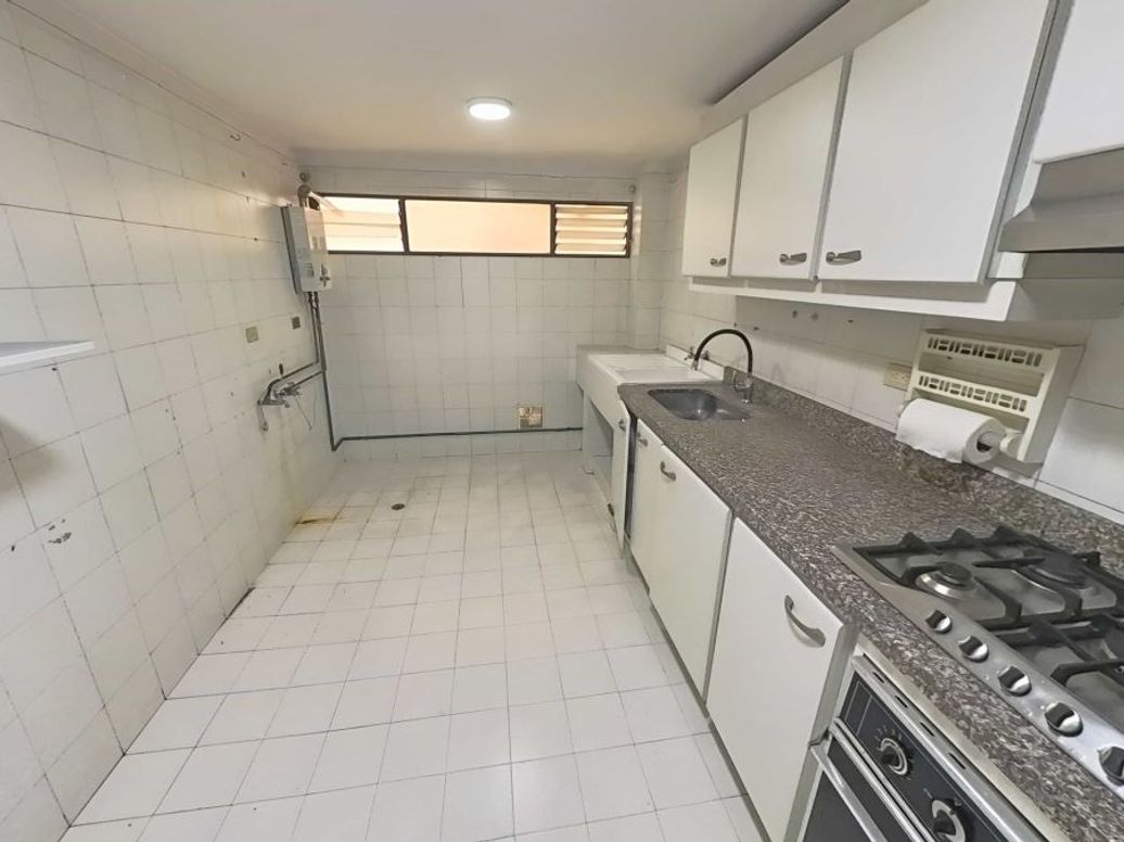Apartamento de 4 alcobas en venta en Rincon Del Chicó, Bogotá, 198 m² · foto 4 de 16