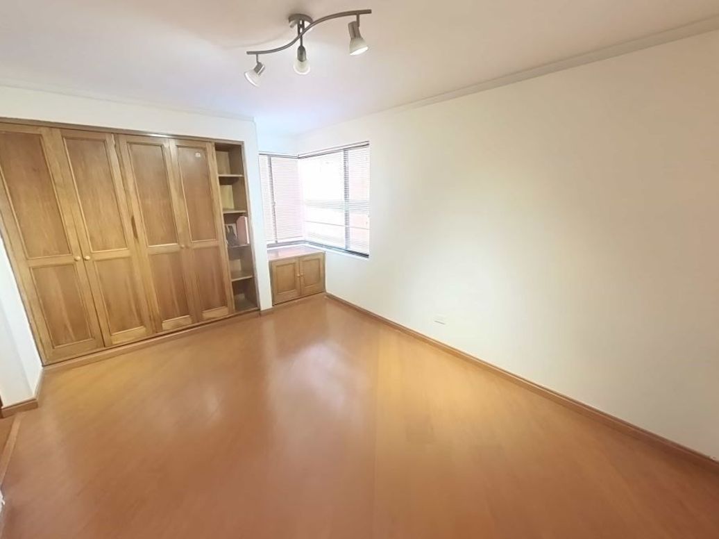 Apartamento de 4 alcobas en venta en Rincon Del Chicó, Bogotá, 198 m² · foto 5 de 16