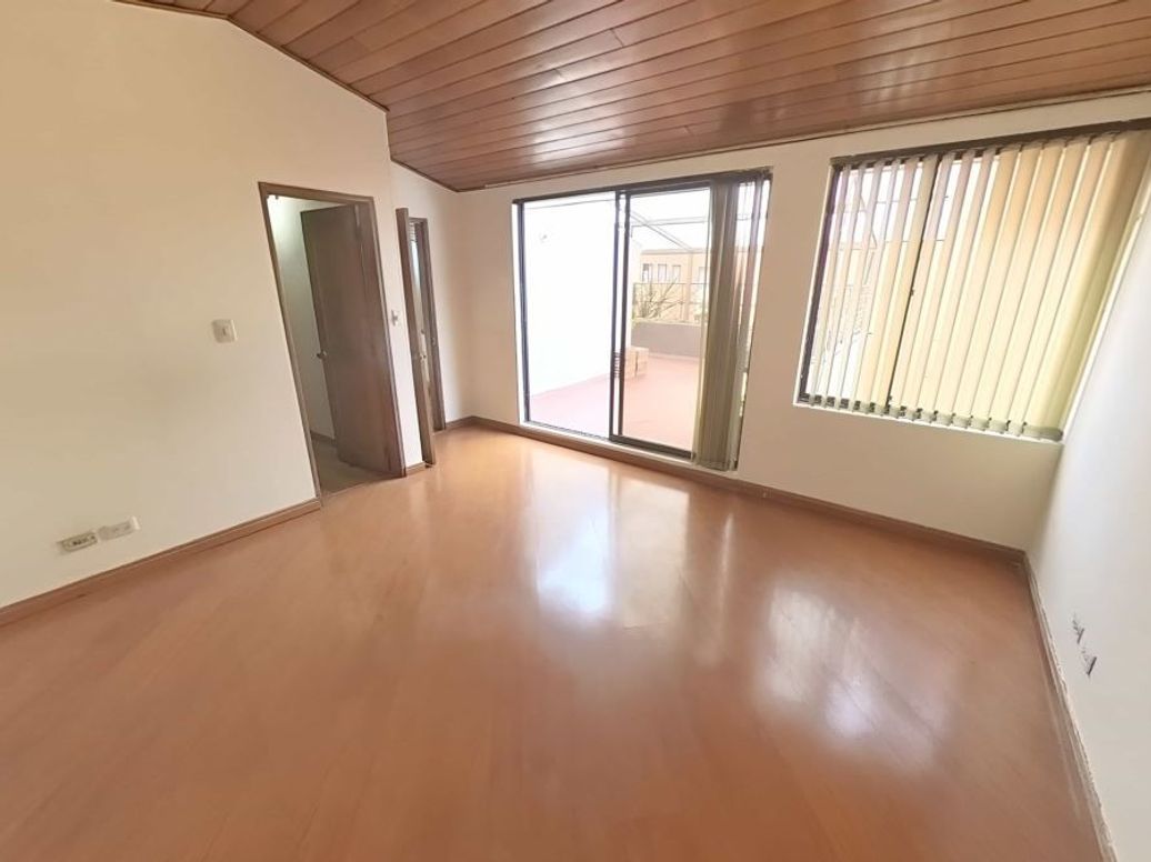 Apartamento de 4 alcobas en venta en Rincon Del Chicó, Bogotá, 198 m² · foto 12 de 16