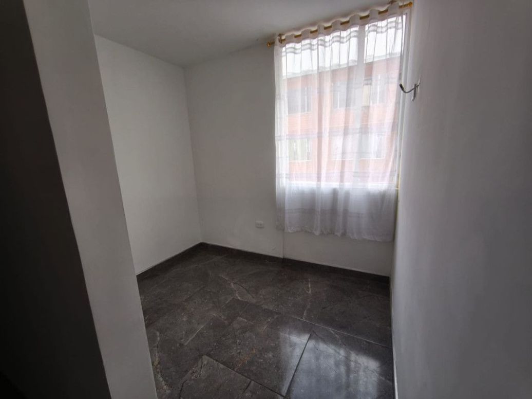Apartamento de 2 alcobas en venta en La Flora, Bogotá, 35 m² · foto 9 de 16