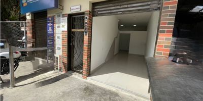 Local en renta  para estrenar de 15 m² , perfecto para emprender. Cuenta con baño, red de gas instalada, cuarto util. 

Ubicación estratégica en Sabaneta: A solo pasos del parque principal , este local te ofrece gran visibilidad y fácil acceso para tus clientes.

¡Haz crecer tu negocio en una de las zonas con más proyección del sur del Valle de Aburrá!

Recuerda que te ayudamos en todo  el proceso de vivienda 
