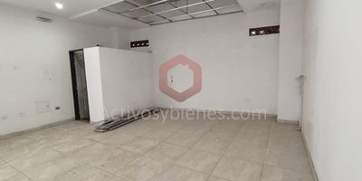 Arriendo local  comercial en Marinilla Autopista Medellín -Bogotá, 30 mts , con excelente ubicacion, zona de alto flujo vehicular y peatonal, Arrienda Activos y Bienes, Inmobiliaria experta en administración y arrendamiento de apartamentos, casas, locales, bodegas y oficinas en el Oriente Antioqueño, Medellín y toda el área Metropolitana. Información sujeta a cambios. Las imágenes de muebles, enseres, decoración, y demás elementos son una referencia.