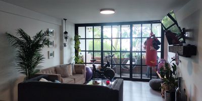 Apartamento en Venta  unidad cerrada sobre la av Las Palmas facil acceso a servicios complementarios en almacenes de cadena, hoteles, restaurantes rutas de transporte. Piso en cerámica, sala comedor, estudio, 2 alcobas, vestier y baño en la principal, 3 baños, cocina integral abierta tipo americano, zona de ropas, balcón y parqueadero paralelo cubierto Conjunto cerrado con salón social, parques infantiles, zonas verdes, vigilancia y porteria 24 horas y circuito cerrado de Tv  .inmuebles sujetos a verificacion de disponibilidad
