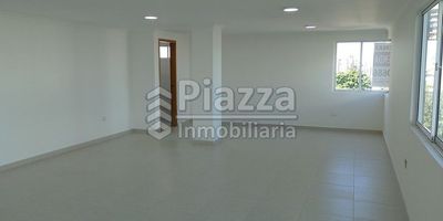 El precio publicado incluye el Valor de la administración

Se arrienda apartamento Pent House Duplex en el Edificio Sagrado Corazón en Ciudad Jardín, Barranquilla Este amplio apartamento de doscientos nueve metros cuadrados, cuenta con tres habitaciones, dos baños, baño social y una habitación de servicio con su baño. Su ubicación central te permite acceder fácilmente a tiendas, restaurantes, colegios y centros de salud