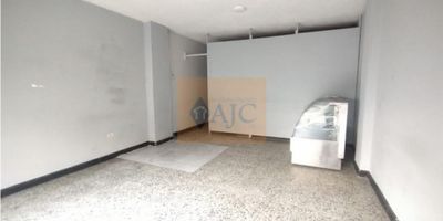 ? ¡Tu negocio visible donde todos pasan! Local sobre la Cra. 27 – Bucaramanga

? Aprovecha esta excelente oportunidad para ubicar tu marca en una de las vías más transitadas y comerciales de Bucaramanga: la carrera 27, reconocida por su alto flujo vehicular y peatonal.

? Área: 50 m² aproximadamente
? Distribución: Espacio abierto tipo salón + 1 baño
? Ideal para: oficinas, tiendas de atención al público, servicios especializados, showrooms y más
? Ubicación estratégica: sobre vía principal, con gran visibilidad y fácil acceso

? Uso del suelo: Comercio Tipo 2 (C2)

? Este local es perfecto si buscas potenciar tu marca con una gran vitrina comercial.

? Contáctanos para más información y agenda tu visita:
? 310-4851628
? Inmobiliaria e Ingeniería AJC Ltda.
? ¡Tu negocio merece el mejor punto comercial!
