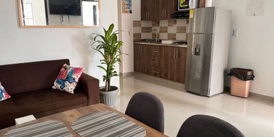 Venta Apartamento en Sabaneta

Ubicación: Municipio de Sabaneta, sector Cañaveralejo.
Área: 45 m²
Predial Anual: $600.000 anual
Administracion: $0 ( no cobran admon)
Sexto piso (acceso por escaleras).

Características del apartamento
	•	2 alcobas, cada una con closet
	•	1 baño completo con cabina de vidrio templado
	•	Sala–comedor.
	•	Cocina integral equipada con cubierta y extractor.
	•	Zona de ropas.

Beneficios de la ubicación
	•	Sector de alta valorización.
	•	A pocos minutos del Parque Principal de Sabaneta.
	•	Cercano al Centro Comercial Aves María y al Éxito de Aves María.
	•	Excelente acceso a rutas de transporte público y principales vías de la zona.
	•	Punto de referencia el pasaje uno de cañaveralejo

¡Ideal para vivir o invertir!