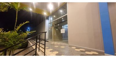 ? ¡TU PRÓXIMO NEGOCIO TE ESTÁ ESPERANDO! ?

SE VENDE LOCAL #43
? Bochalema Plaza
? Área total: 75 m²
? Propiedad Horizontal
? Precio negociable

✅ Ubicación estratégica en el centro comercial
✅ Ideal para tienda, oficina o servicios
✅ Zona con alto flujo de personas
✅ Espacio amplio, moderno y listo
✅ Alta proyección de valorización

? AGENDA TU VISITA
? Llámanos o escríbenos por WhatsApp: 301 720 3510

❗ ¡NO DEJES PASAR ESTA OPORTUNIDAD! ❗
Tener tu propio local ya no es un sueño.
Haz crecer tu patrimonio en una ubicación estratégica con gran potencial comercial.

 
