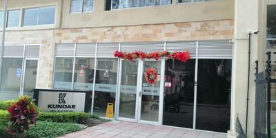 Apto remodelado con parqueadero propio piso 10.