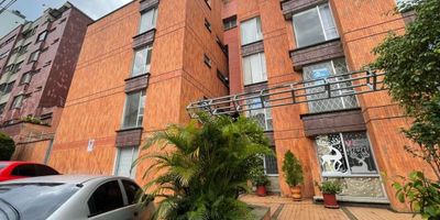 Cod.4081 EL APARTAMENTO EN UN SEGUNDO PISO EN EL EDIFICIO PICOS DE PAN DE AZÚCAR EN BUCARAMANGA, POR LA CRA 50 #54-115 CUENTA CON SALA COMEDOR, COCINA INTEGRAL, ZONA DE ROPAS, 1 BAÑO AUXILIAR,32 ALCOBAS CON CLOSET LA PRINCIPAL CON BAÑO PRIVADO, EL CONJUNTO CUENTA PARQUEADERO 