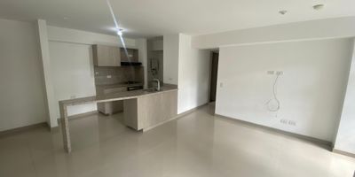Apartamento para arriendo en el sector sabaneta. cuenta con amplios espacios comodos y luminosos, cuenta con 2 habitaciones, 2 closet, 2 banos, sala comedor,, cocina integral, zona de ropas, calentador, 1 parqueadero, 1 cuarto util y ascensor. tiene cercanias al d1 la aldea, vias principales y buen acceso a transporte publico.  