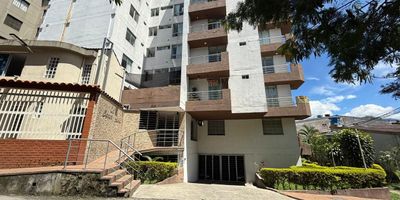 Este apartamento en venta en Ibagué, barrio Piedra Pintada, Tolima, se encuentra en el piso 6 y cuenta con ascensor. Ofrece 100 m² de área construida, con un diseño que prioriza la frescura y la iluminación natural. Dispone de 3 habitaciones y 2 baños completos, además de 1 parqueadero. Con 10 años de antigüedad y estrato 4, esta propiedad representa una atractiva oportunidad para adquirir vivienda en una zona consolidada de Ibagué. Ideal para familias que buscan comodidad y buena ubicación. Para conocer más detalles de este apartamento y agendar una visita, puede consultar las opciones de whatsapp o ver los teléfonos disponibles.