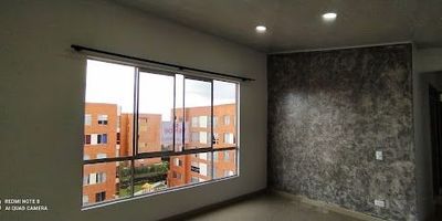 1297 Hermoso apartamento a la venta en Mosquera Cundinamarca. Consta de tres habitaciones, sala, comedor, cocina integral, dos baños, estudio y zona de lavado, excelente ubicación, cerca a la biblioteca de Mosquera y a solo diez min del parque principal de Mosquera y el centro comercial eco plaza. Su conjunto te ofrece piscina, gimnasio, parque infantil y mucho mas. no pierdas esta gran oportunidad, precio negociable, papeles al día. contáctanos!