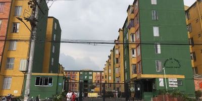 Hermoso apartamento en arriendo ubicada en el barrio Tintal, sector residencial y comercial. Beneficios de la zona Cerca a, colegios, supermercados, centros comerciales cercanos. Adicional cuanta con varias vías de acceso comoAvenida de Cali, Avenida de la Américas, Calle 13. El apartamento se distribuye así Cocina integral con estufa, calentador a gas y lavadero, Tres alcobas o dos alcoba y estudio, sala comedora bastante amplia, ventilación e iluminación porel frente, dos baños, areas sociales del conjunto Shut de basuras, escaleras super ancha para fácil acceso de trasteos. Cualquier información adicional contáctenos al número 3176478842  o al correo electrónico david.vargasinmobiliariabogota.com El equipo de Inmobiliaria Bogotá está comprometido a brindar una experiencia de vida excepcional para nuestros clientes desde el momento en que se unen a nuestra comunidad.                                                        