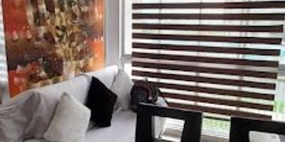 Apartamento en venta en Dosquebradas  Conjunto cerrado Acogedor apartamento de 43 m ubicado en tercer piso, con excelente distribución 2 habitaciones, 1 baño, sala comedor, cocina abierta y zona de ropas. El conjunto ofrece parqueadero comunal, portería con vigilancia 247, piscina, parque infantil, zonas verdes y cancha múltiple. Ideal para vivir con tranquilidad y comodidad en una zona de gran proyección. Agente Yamileth Londoño