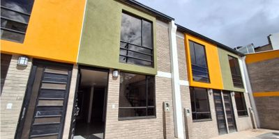 Código: 9330FR307 Excelente oportunidad de adquirir casa nueva en el barrio Nazareth de la ciudad e Tunja, con fácil acceso de transporte público; esta consta de tres habitaciones, dos baños, cocina integral, sala - comedor, zona de estudio, amplia zona de lavandería con techo corredizo y parqueadero.

Aplica para subsidio caja de honor y se aceptan permutas como parte de pago, Quieres obtener más información, contáctanos para ayudarte a elegir el espacio que buscas…
