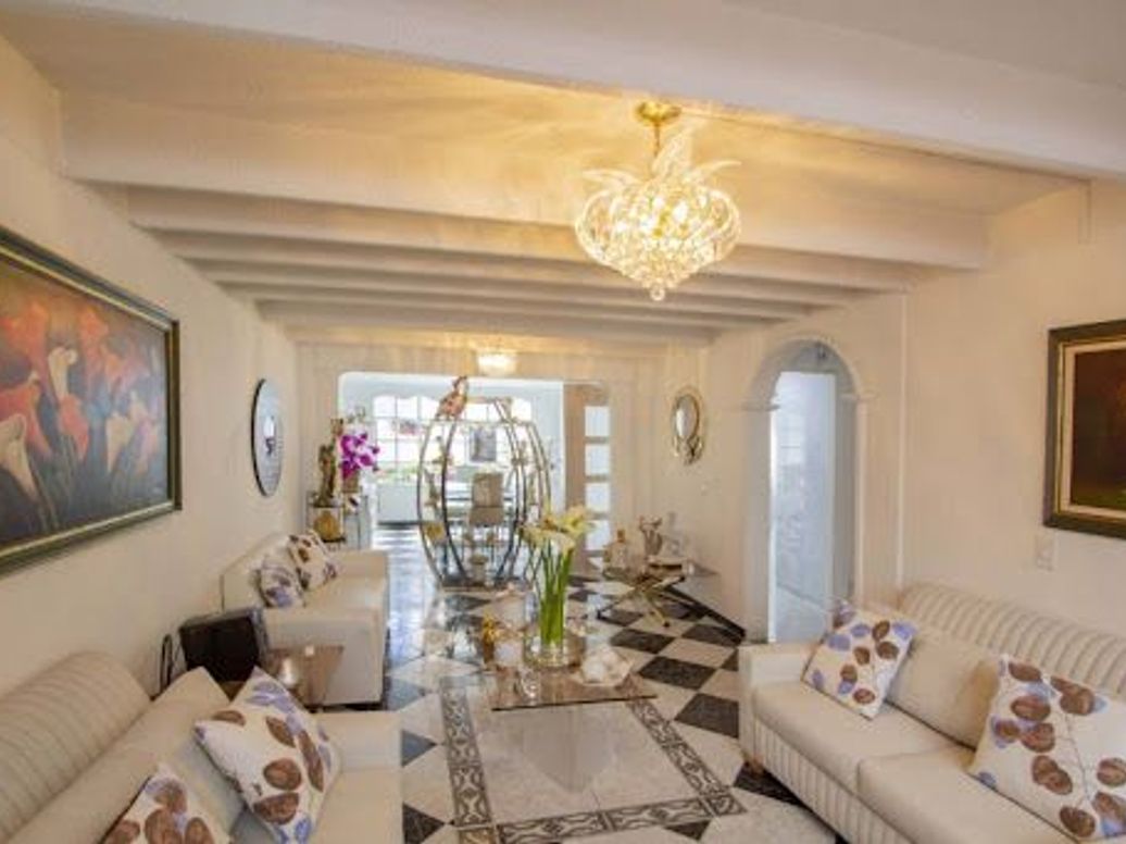 Casa de 8 alcobas en venta en Americas Occidental, Bogotá, 280 m² · foto 2 de 20