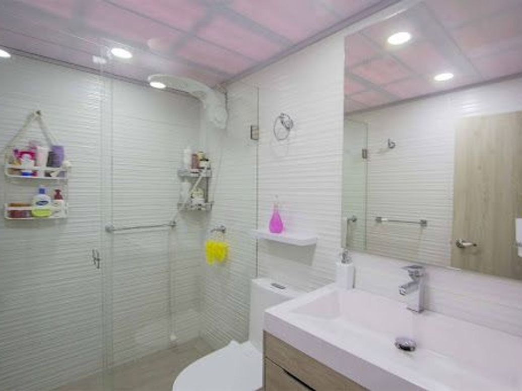 Casa de 8 alcobas en venta en Americas Occidental, Bogotá, 280 m² · foto 8 de 20