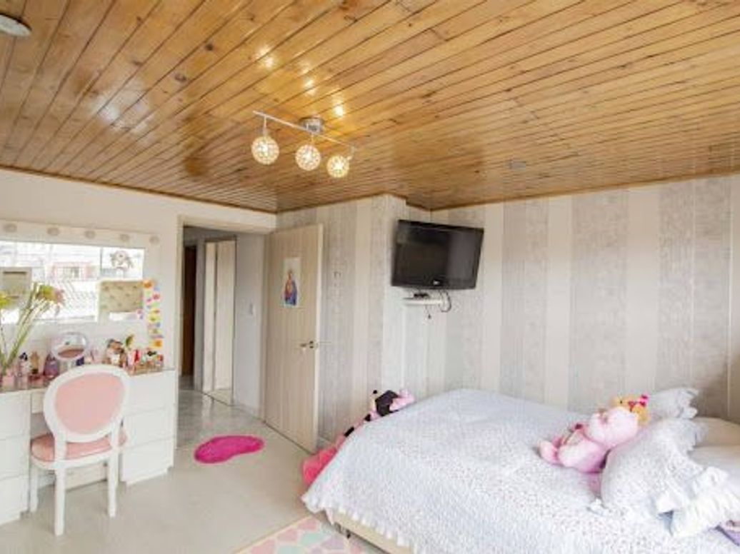 Casa de 8 alcobas en venta en Americas Occidental, Bogotá, 280 m² · foto 18 de 20