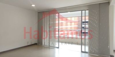 Ubicado en uno de los barrios más tranquilos y verdes de Envigado, te presentamos este acogedor apartamento de 71m2 listo para que lo hagas tuyo. En El Salado podrás disfrutar de un estilo de vida relajado, rodeado de naturaleza pero a solo minutos del centro y de la zona comercial. El apartamento se encuentra en una unidad cerrada con vigilancia las 24 horas, garantizando tu seguridad y privacidad.