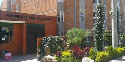 Se vende apartamento sexto piso (sin ascensor), ubicado en el conjunto residencial Parques del Porvenir, barrio Bosa Porvenir,  cerca al centro comercial Trébolis El Porvenir, cerca al CAI; cerca a almacenes de cadena como Metro, Olímpica y Ara; cerca a colegio Ciudadela Educativa de Bosa y a la universidad Distrital Francisco José De Caldas, cuenta con vías de acceso por la Calle 56F Sur y Carrera 107.

Consta de 41m2 distribuidos en dos habitaciones, un baño, sala comedor, cocina integral y zona de ropas.

El conjunto cuenta con zonas verdes, parque infantil, salón comunal, parqueadero comunal y vigilancia privada las 24 horas.

Valor: $135.000.000 negociables.
? Informes: 313 446 2471
