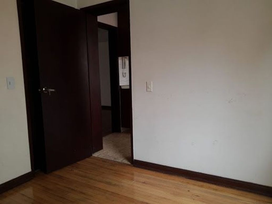 Apartamento de 4 alcobas en venta en Teusaquillo, Bogotá, 150 m² · foto 2 de 19