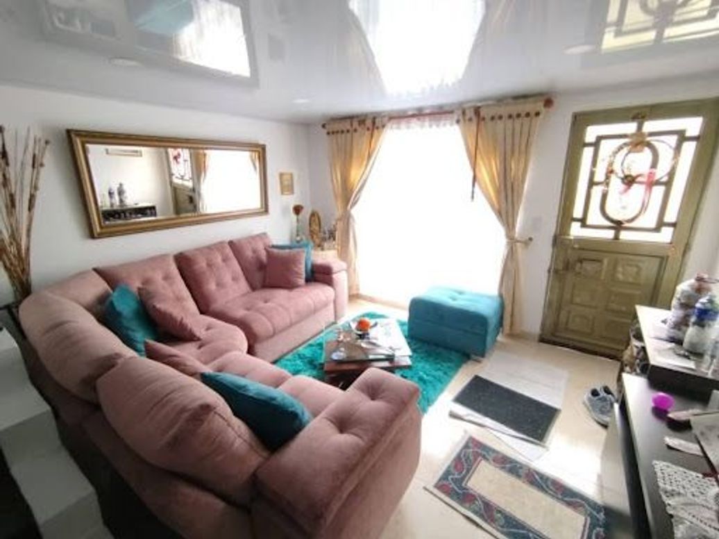 Casa de 3 alcobas en venta en Villas De Granada, Bogotá, 94 m² · foto 6 de 20