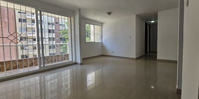 APARTAMENTO EN ARRIENDO MIRAMAR 83MT2
Consta de tres habitaciones
Hall de habitaciones
Dos baños
Parqueadero
Sala comedor cocina integral
Zona de labores
Areas sociales