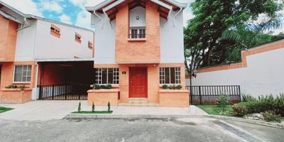 Codigo 843.  CASA ESPECTACULAR DE NIVELES, PERFECTA PARA FAMILIAS GRANDES.