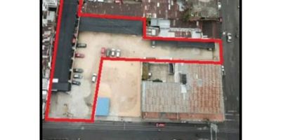 LOTE PLANO SOBRE LA CRA 2 EN EL  CENTRO DE LA CIUDAD, FORMA DE L  SALIDA POR LA CALLE 17 AREA  DE 1850MT ADICIONAL 550MT DE PLANCHA EN OBRA.

QUEDAN 800 MT DISPONIBLES UBICADOS ENTRE LA CALLE 17 Y 28 POR LA SEGUNDA.

 
