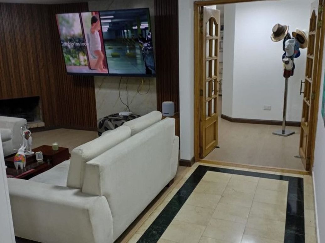 Apartamento de 3 alcobas en venta en La Calleja, Bogotá, 136 m² · foto 3 de 20