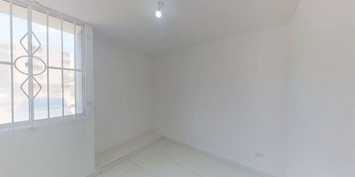 Apartamento en Venta – Conjunto Palmeras del Caribe 2, Caribe Verde, Barranquilla

Apartamento en venta en el conjunto Palmeras del Caribe 2, ubicado en Caribe Verde, uno de los sectores con mayor proyección urbanística en el sur de Barranquilla. Ideal para familias o inversionistas que buscan propiedad en una zona residencial tranquila y en crecimiento.

Características del inmueble:


 
 Área construida: 46 m²
 
 
 Precio de venta: $108.000.000
 
 
 Dirección: Calle 130 #9G-141, Apto 103
 
 
 Piso: 1
 
 
 Estrato: 2
 
 
 Antigüedad: 4 años
 
 
 Habitaciones: 3
 
 
 Baños: 1
 
 
 Estado: Remodelado
 


Zonas comunes del conjunto:


 
 Portería con vigilancia
 
 
 Salón comunal
 
 
 Zona infantil
 
 
 Zonas verdes
 
 
 Conjunto cerrado
 


Gastos mensuales aproximados: $311.495
(Valores estimados de servicios públicos e Internet)

Ubicación estratégica:
Muy cerca de colegios, supermercados, zonas verdes, transporte público y vías principales. Caribe Verde es una zona residencial en crecimiento con alta demanda y valorización.

Una excelente opción para adquirir vivienda propia o invertir con rentabilidad en Barranquilla.
