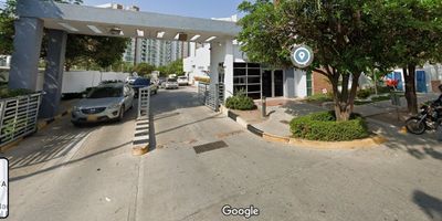 Hermoso apartamento en conjunto residencial que consta de Sala comedor, balcon, cocina integral, area de labores, alcoba de servicio con baño, 3 habitaciones la principal con baño, balcon y vestier y baño. cuenta con parqueadero para dos vehiculos. apartamento con excelente ubicacion.