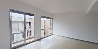 Apartamento en venta de 66m2, con vista interior, ubicado en un 5to piso (Torre 38 Apto 502), acceso por escaleras, parqueadero comunal. Consta de 3 habitaciones, 2 baños, sala comedor, estudio, balcón, cocina integral y zona de lavandería. Tiene piso cerámico en todas sus zonas. El conjunto cuenta con salón social, parque infantil, zonas verdes y vigilancia privada las 24 horas. Cerca a centro comercial Megacity; cerca a almacenes de cadena Exito, Tienda D1, Tienda Ara, Surtimax; cerca a colegio de La Presentación; cerca a universidad Uniminuto; Vías de acceso por la Calle 8 y Transversal 22.  20381852248
