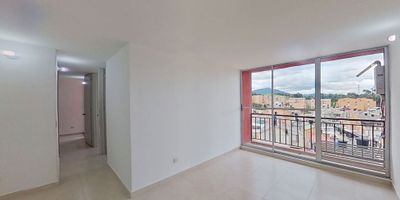 Apartamento en venta de 62m2, con vista exterior, ubicado en un 7mo piso (Torre 3 Apto 704), acceso por ascensor y escalera, parqueadero comunal. Consta de 3 habitaciones, 2 baños, sala comedor, cocina integral y zona de lavandería. Tiene piso cerámico en todas sus zonas. El conjunto cuenta con salón comunal, zona social y vigilancia privada las 24 horas. Cerca a centro comercial el Pórtico; cerca a tiendas y supermercado de barrio; cerca a colegio Institución Educativa Municipal Manuela Ayala de Gaitán; Vías de acceso por la Calle 16 y Carrera 14.   35474225585
