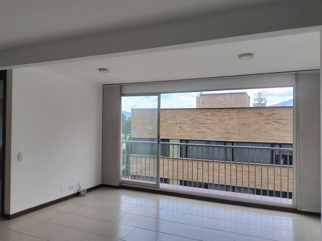 Apartamento en Arriendo en URBANIZACION VILLA JARDIN I ETAPA, El Poblado, Medellín en Urbanizacion Villa Jardin I Etapa