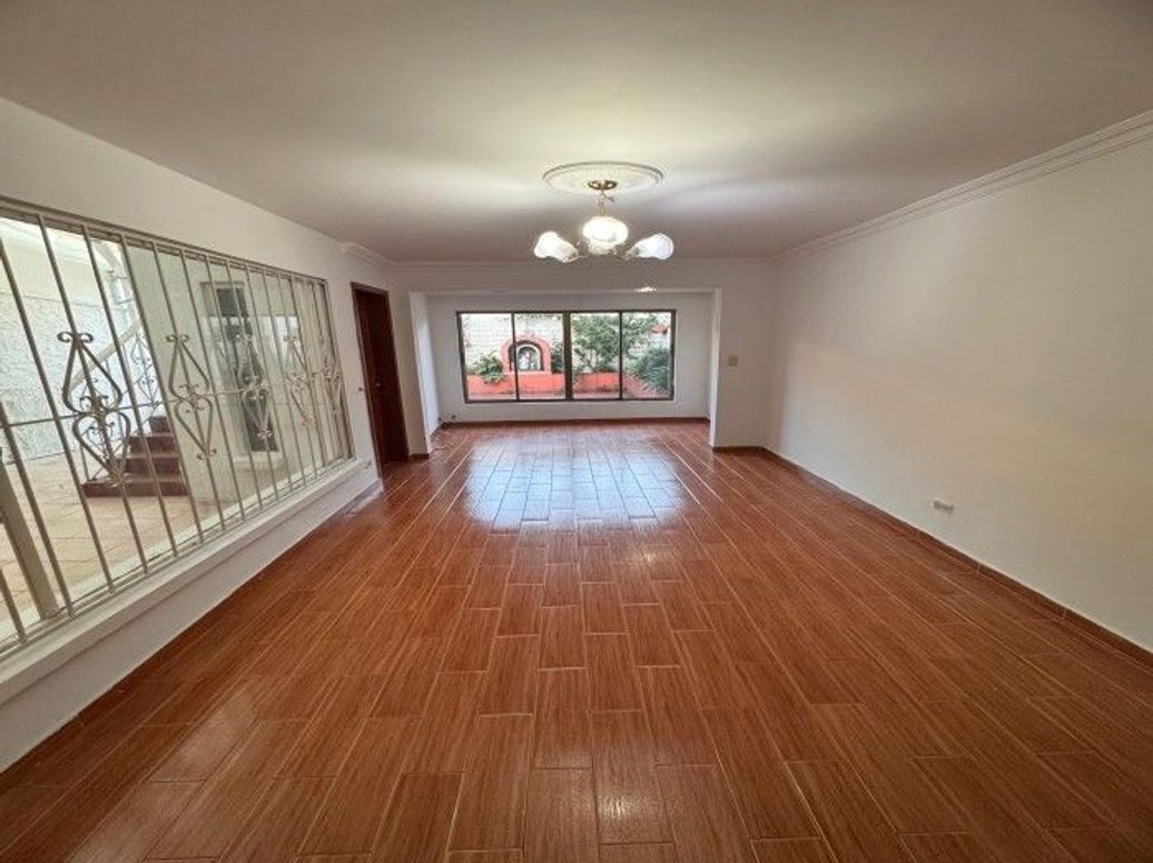 Casa de 6 alcobas en venta en Prado Veraniego Sur, Bogotá, 330 m² · foto 16 de 18