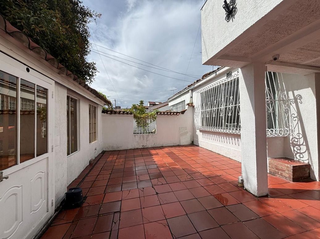 Casa de 6 alcobas en venta en Prado Veraniego Sur, Bogotá, 330 m² · foto 11 de 18
