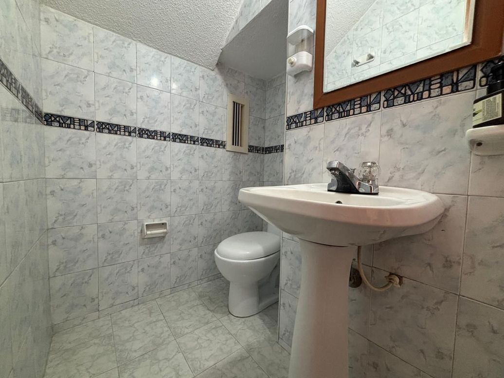 Casa de 6 alcobas en venta en Prado Veraniego Sur, Bogotá, 330 m² · foto 4 de 18