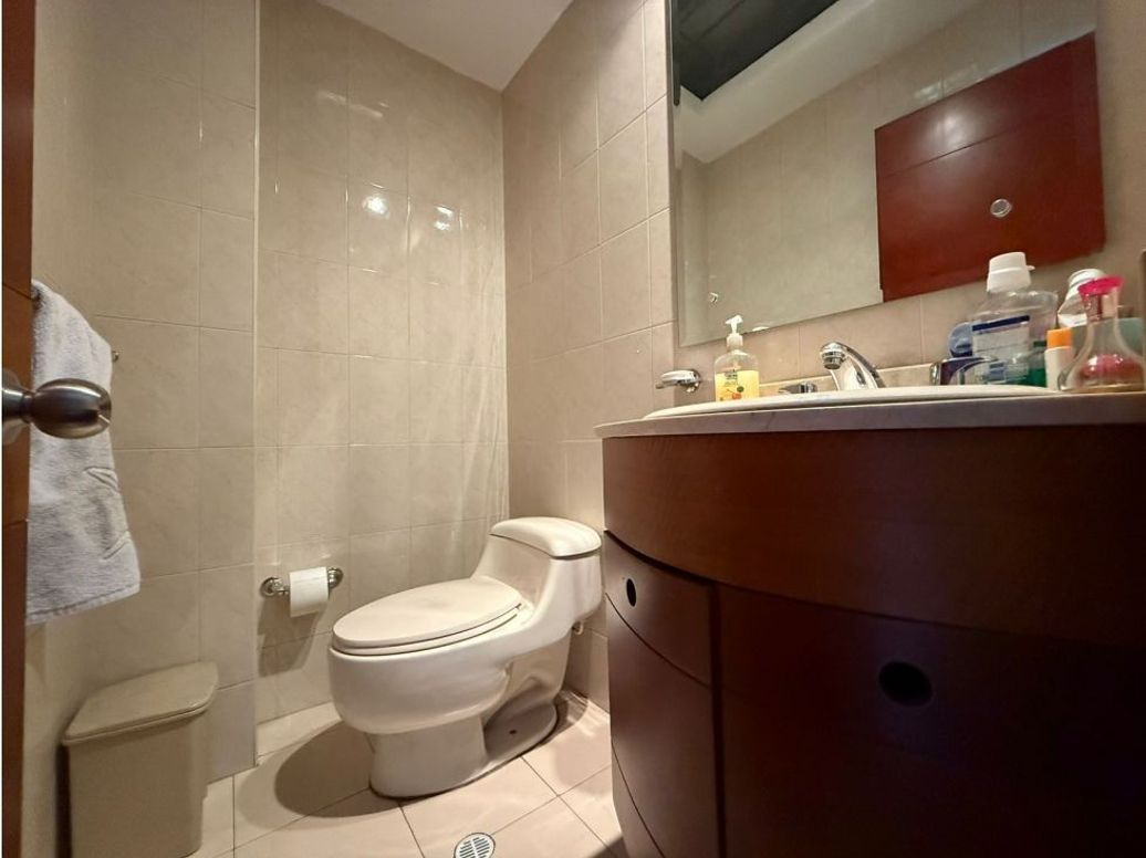 Casa de 3 alcobas en venta en La Esmeralda, Bogotá, 239 m² · foto 15 de 20