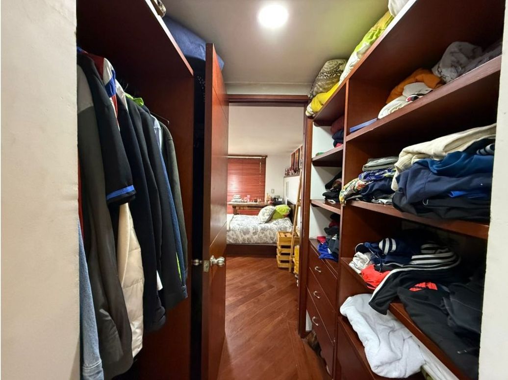 Casa de 3 alcobas en venta en La Esmeralda, Bogotá, 239 m² · foto 18 de 20