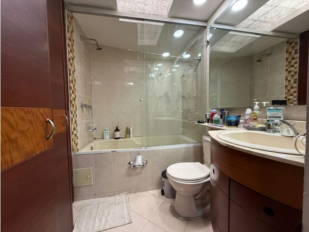 Casa de 3 alcobas en venta en La Esmeralda, Bogotá, 239 m² · foto 19 de 20