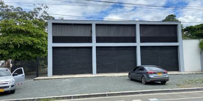 Local en arriendo – Avenida Cañasgordas

Local comercial de 120 m², ubicado sobre la Avenida Cañasgordas, en zona de alto tráfico vehicular y peatonal. Cuenta con 1 baño y 1 parqueadero. Ideal para negocios u oficinas que requieran excelente visibilidad y fácil acceso.

WV
