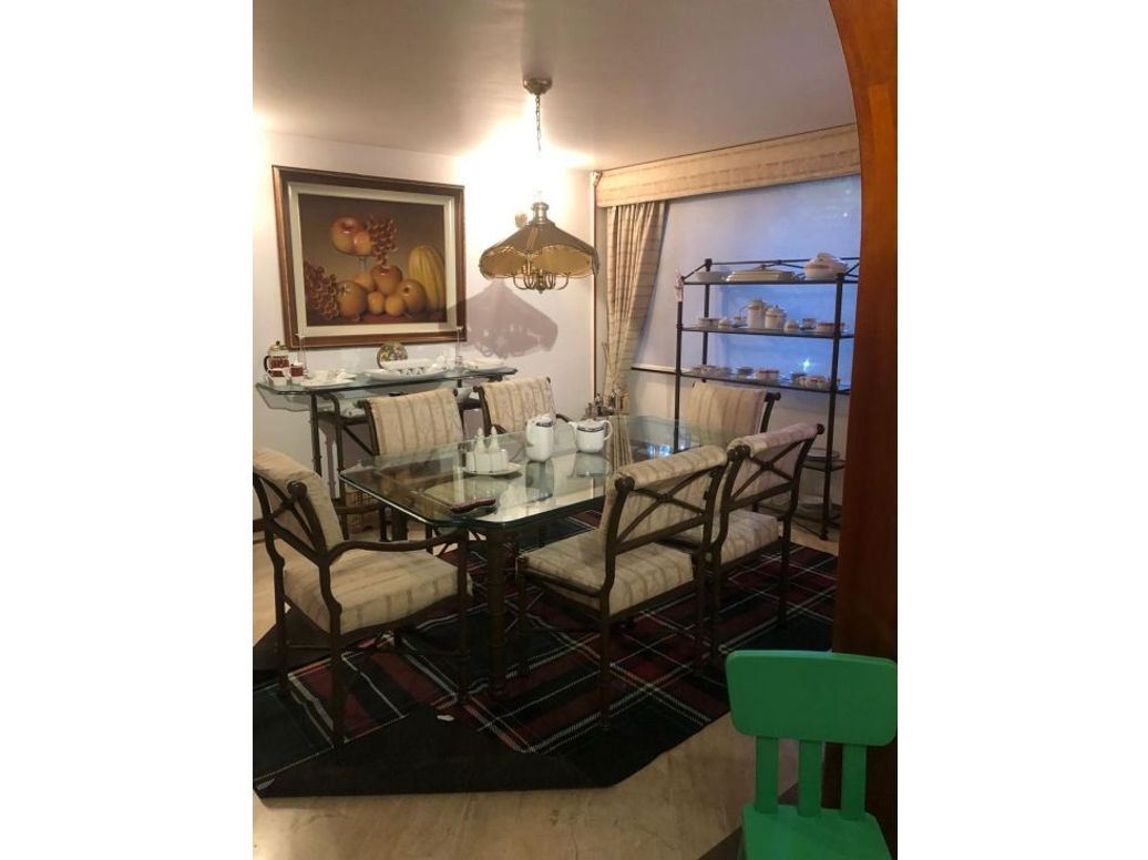 Casa de 4 alcobas en venta en Club De Los Lagartos, Bogotá, 268 m² · foto 3 de 9