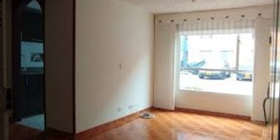 SE ARRIENDA : apartamento en Conjunto Porvenir Reservado 3
Apartamento para arriendo 
Canon 1.000.000
 47 MTS h
Administración incluida
Apto 1 piso
2 Habitaciones 
Cortina nuevas 
Sala comedor 
Estudio 
Piso ceramica
1Baño ducha eléctrica 
Cocina semi integral con
Con mesón en  mármol mueble en madera zona de lavado 
Pisos en baldosas 
Parqueadero comunal
Parques infantil
Salonen social
GYM
Zonas verdes 
Conjunto cerrado 
Vigilancia 24 horas
Antigüedad 10 años
Estrato 2
Apto muy bien ubicado 
Centro comercial Mi centro 
Almacenes de Cadena Olímpica,  Ara
Cerca a colegios 
Universidad Francisco José de Caldas 
Vías de acceso carrera 93 calle 54