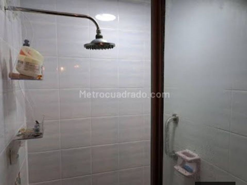 Apartamento de 3 alcobas en arriendo en Chicó Navarra, Bogotá, 135 m² · foto 14 de 16