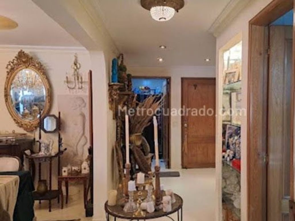 Apartamento de 3 alcobas en arriendo en Chicó Navarra, Bogotá, 135 m² · foto 10 de 16